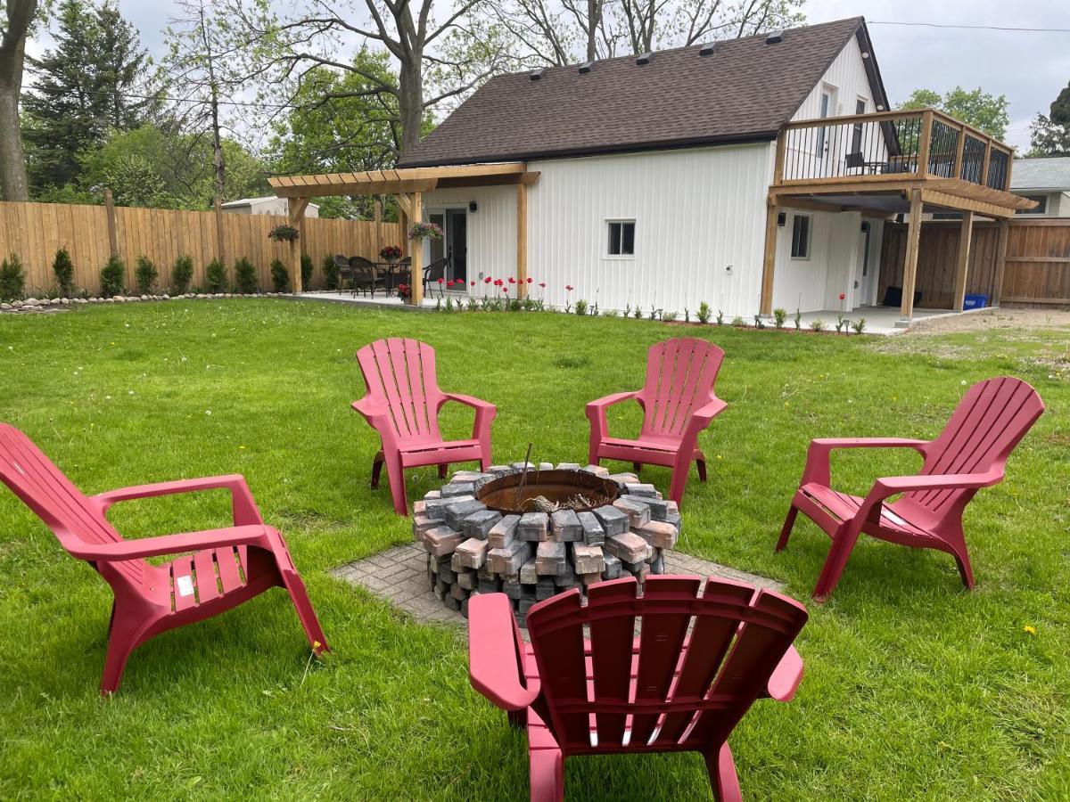 Cozy Cottage Style House Китченер Экстерьер фото
