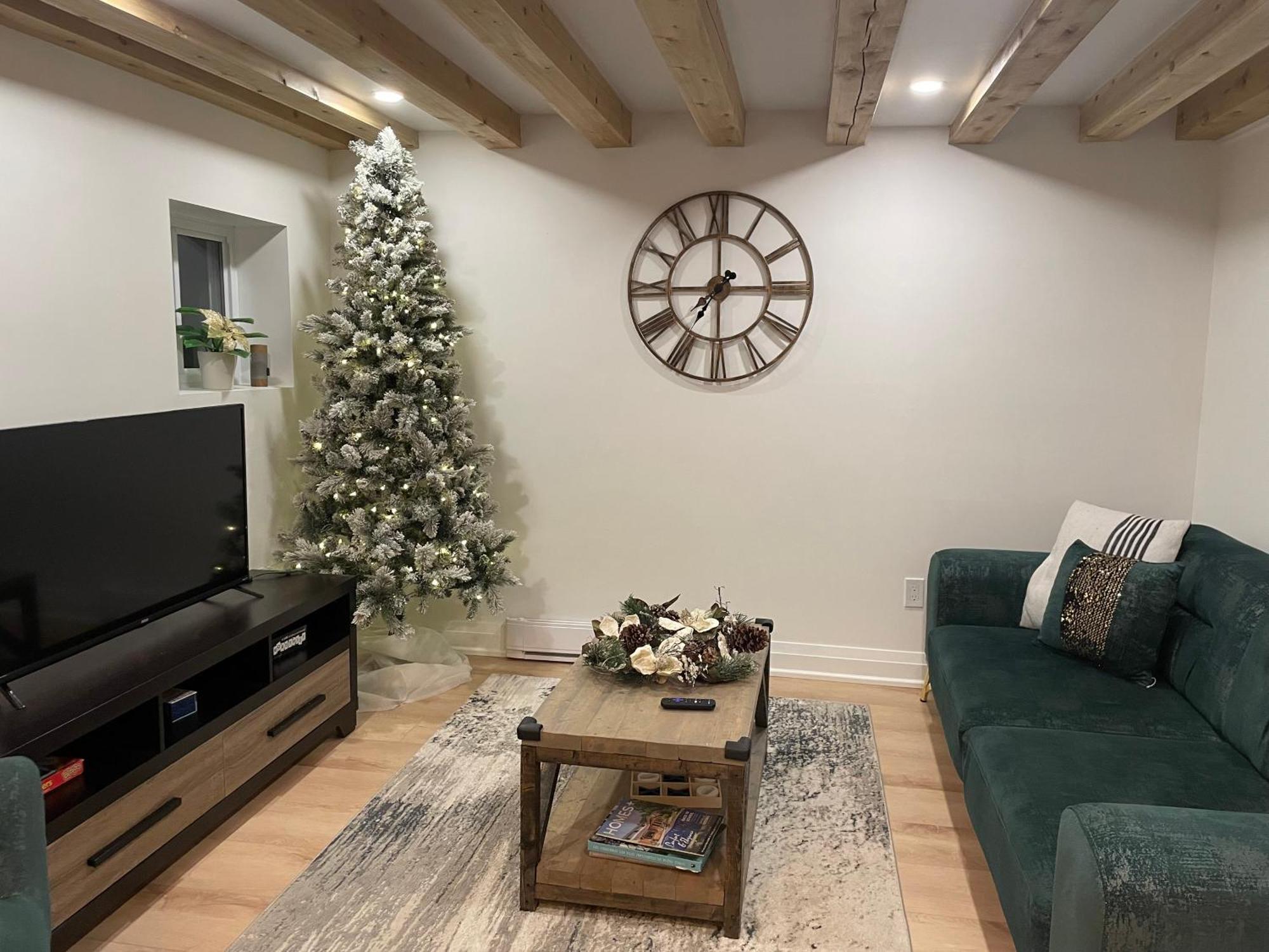 Cozy Cottage Style House Китченер Экстерьер фото