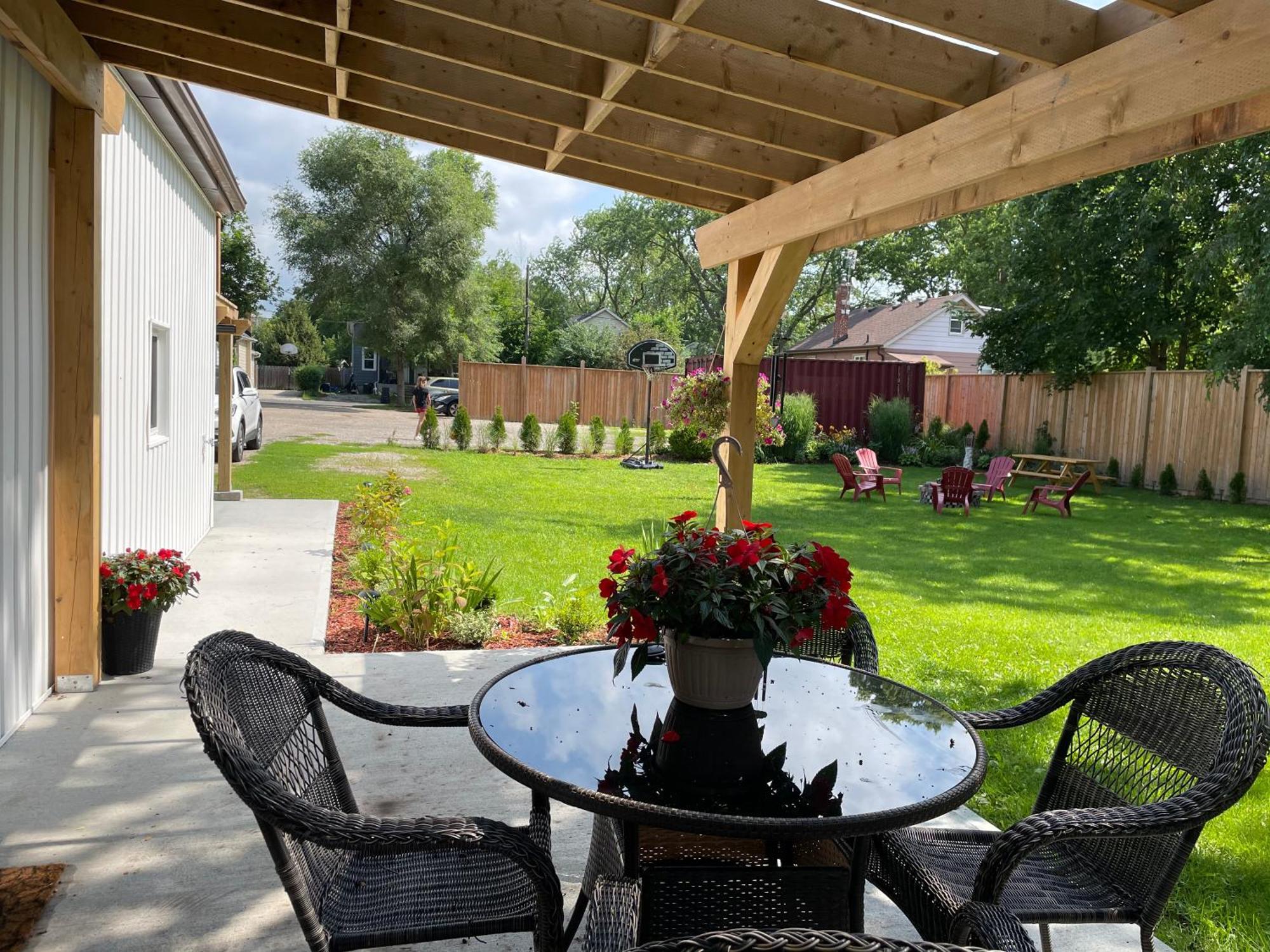 Cozy Cottage Style House Китченер Экстерьер фото